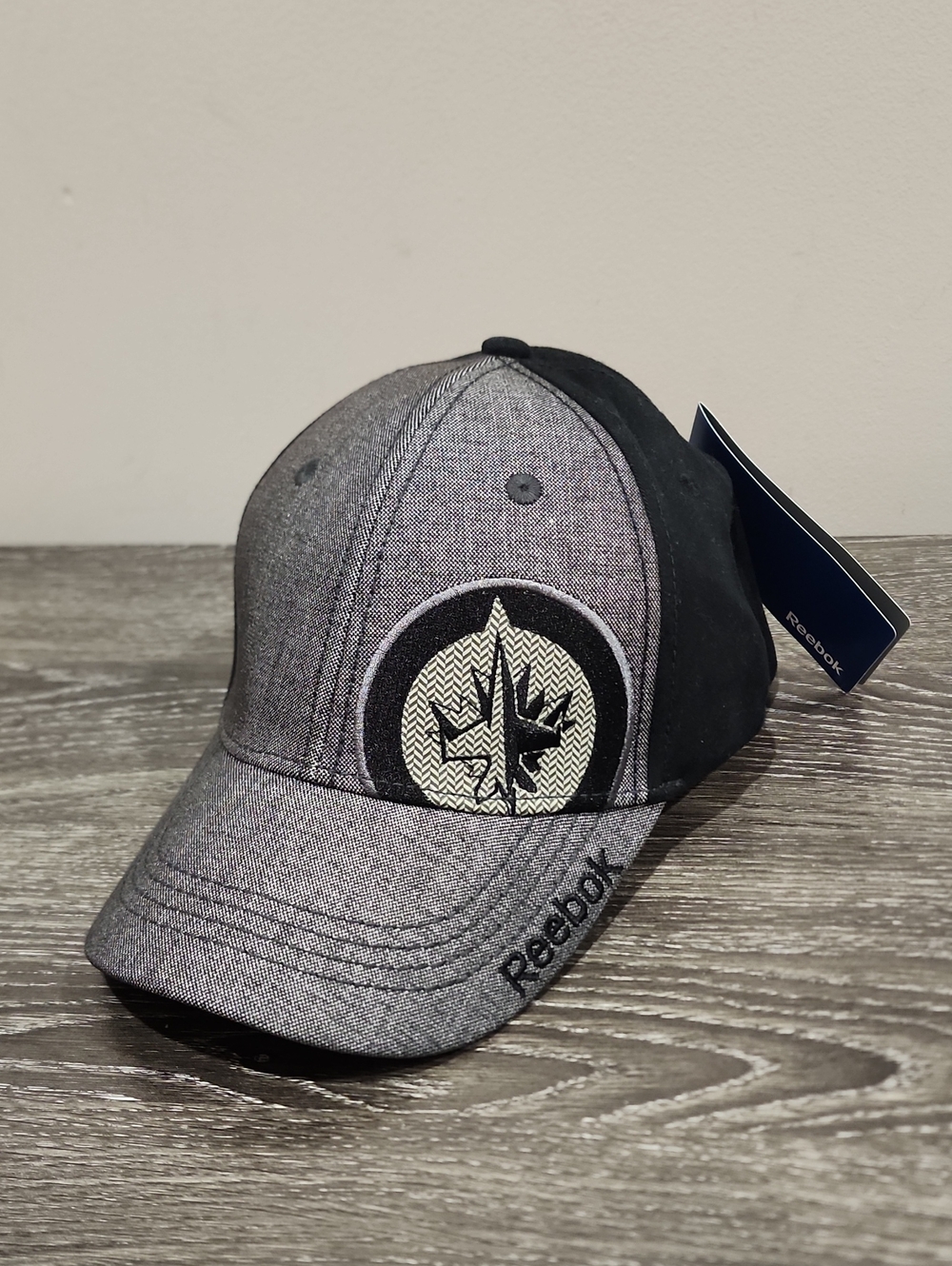 BNWT Reebok NHL Winnipeg Jets Two Tone Cap